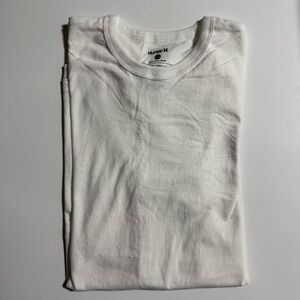 Hurley Mens T-Shirt
Size Medium, Brand New